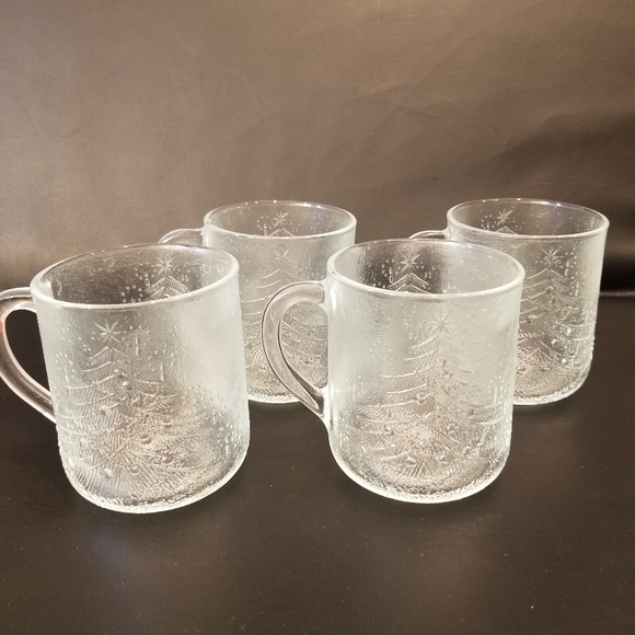 Set of 4 Tempered Glass Christmas Tree Mugs - Picture 4 of 7
